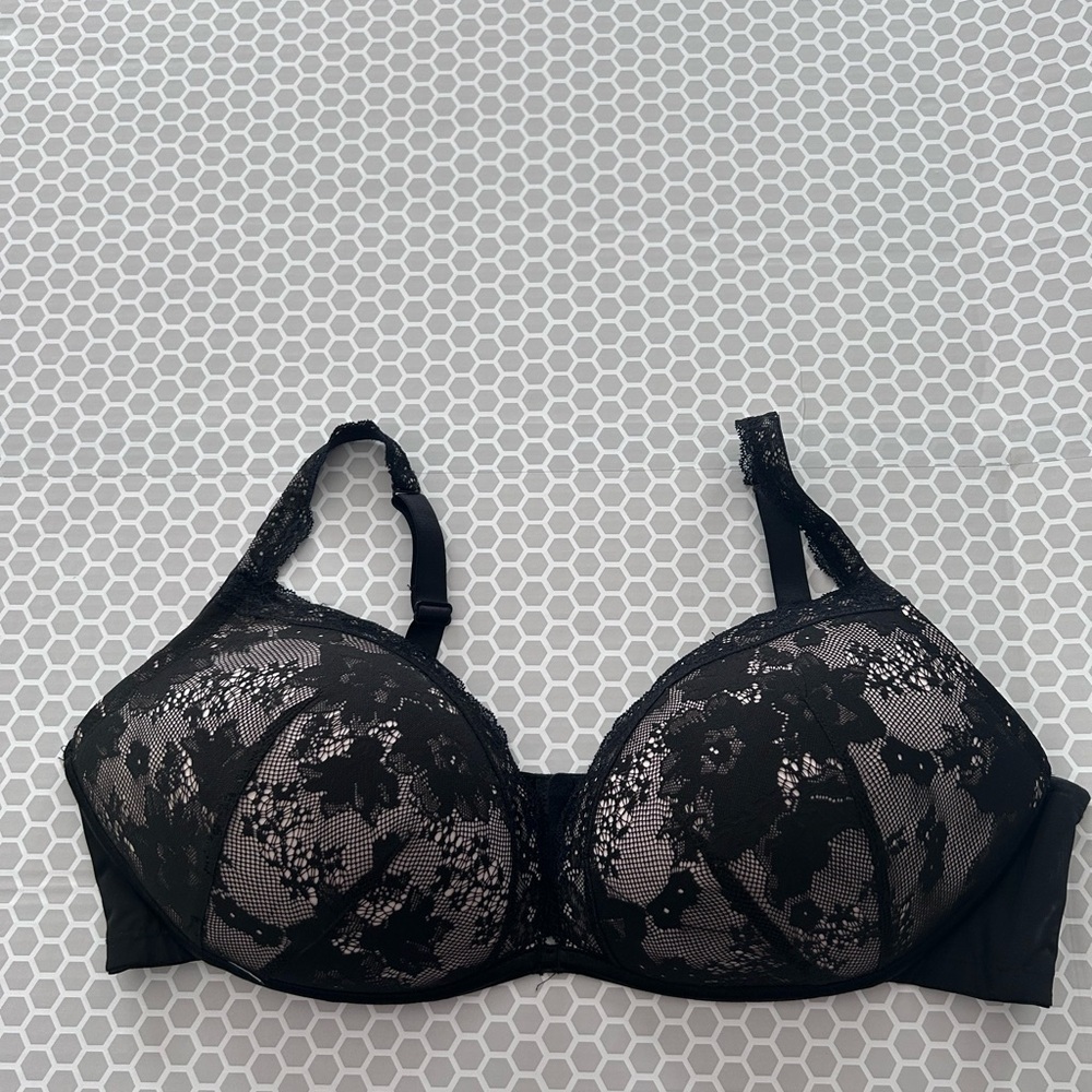 Cacique Black Lacy Plunge Bra with Hook Eye Closure

Size 44D